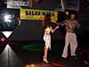 Modelos bailando salsa