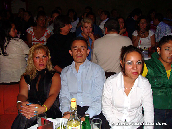 Jessica,-Juan-y-amiga