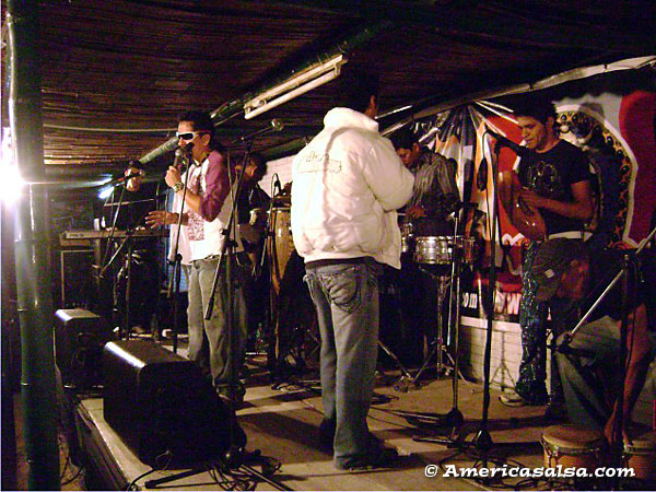 rumba_sabrosa_026_cantante-